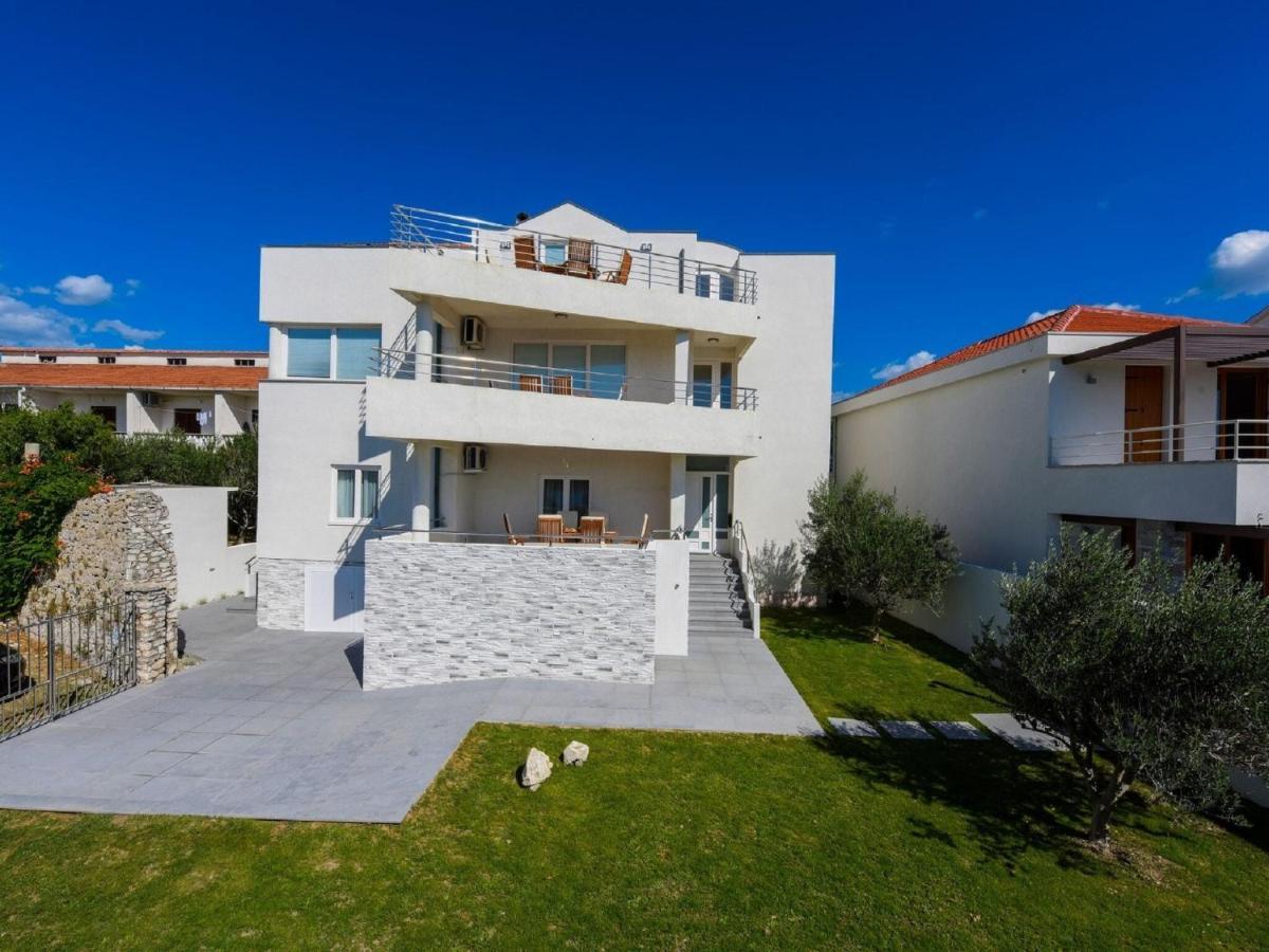 Modern Villa In Nin With Terrace Buitenkant foto