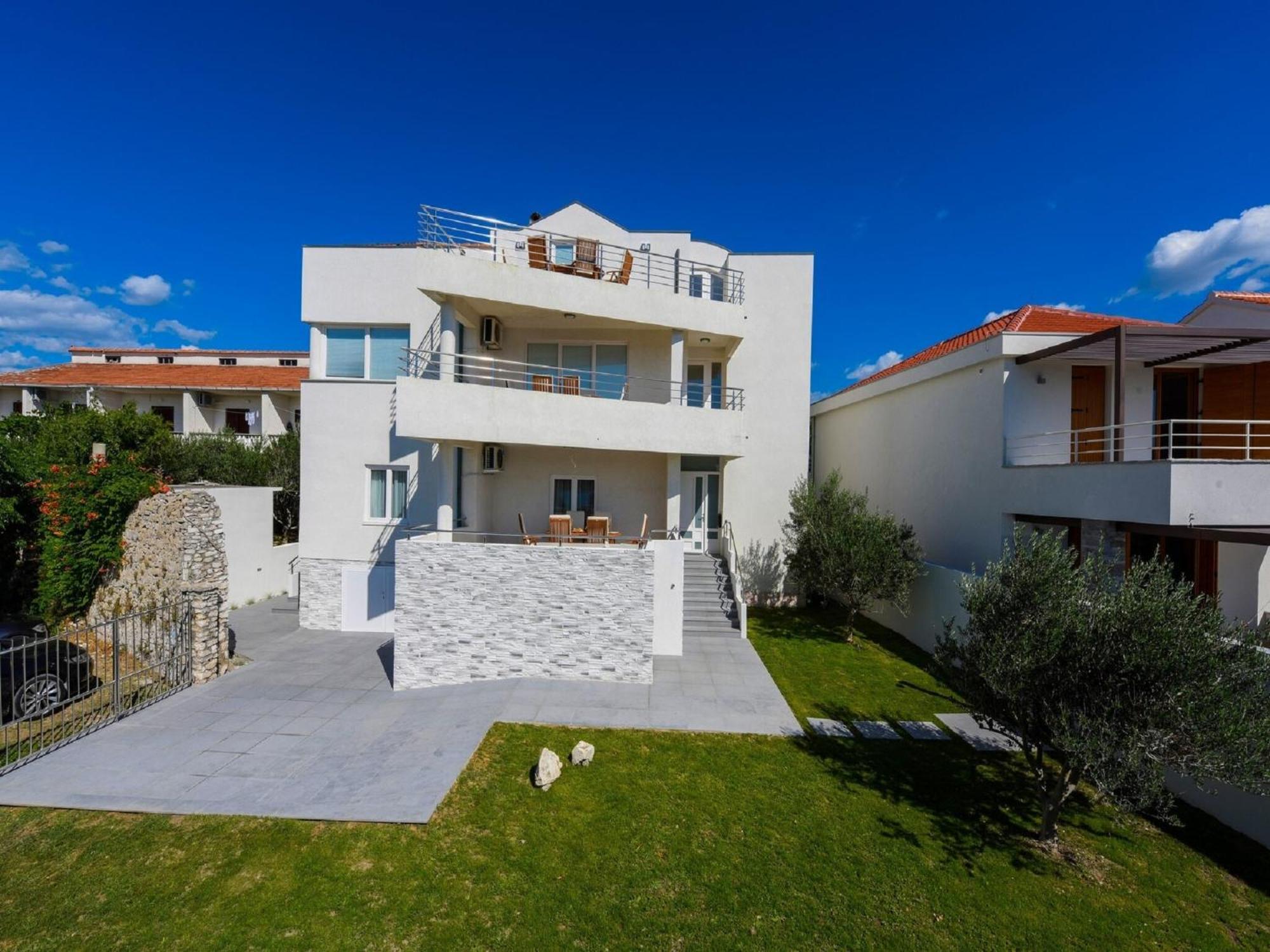 Modern Villa In Nin With Terrace Buitenkant foto