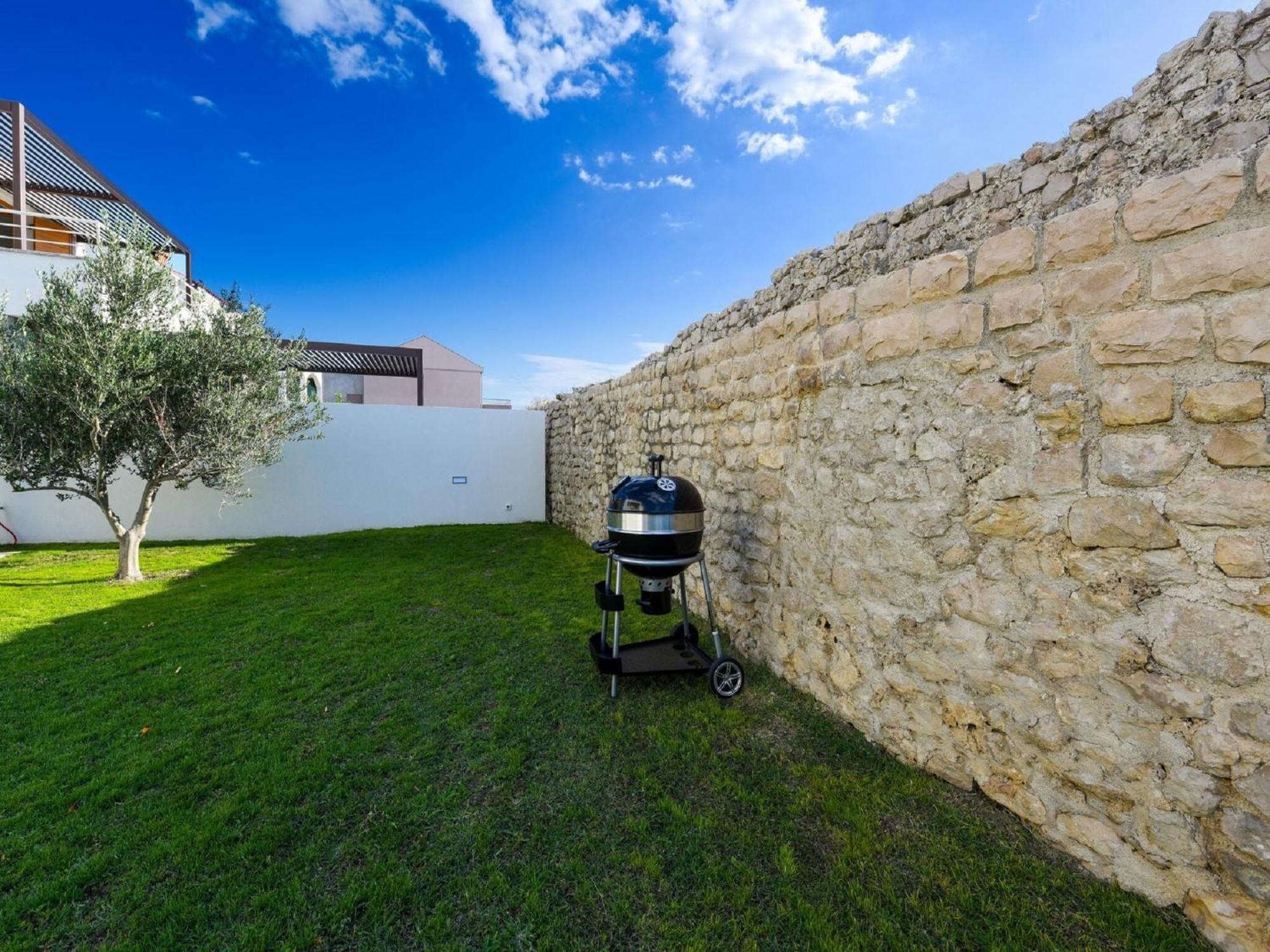 Modern Villa In Nin With Terrace Buitenkant foto