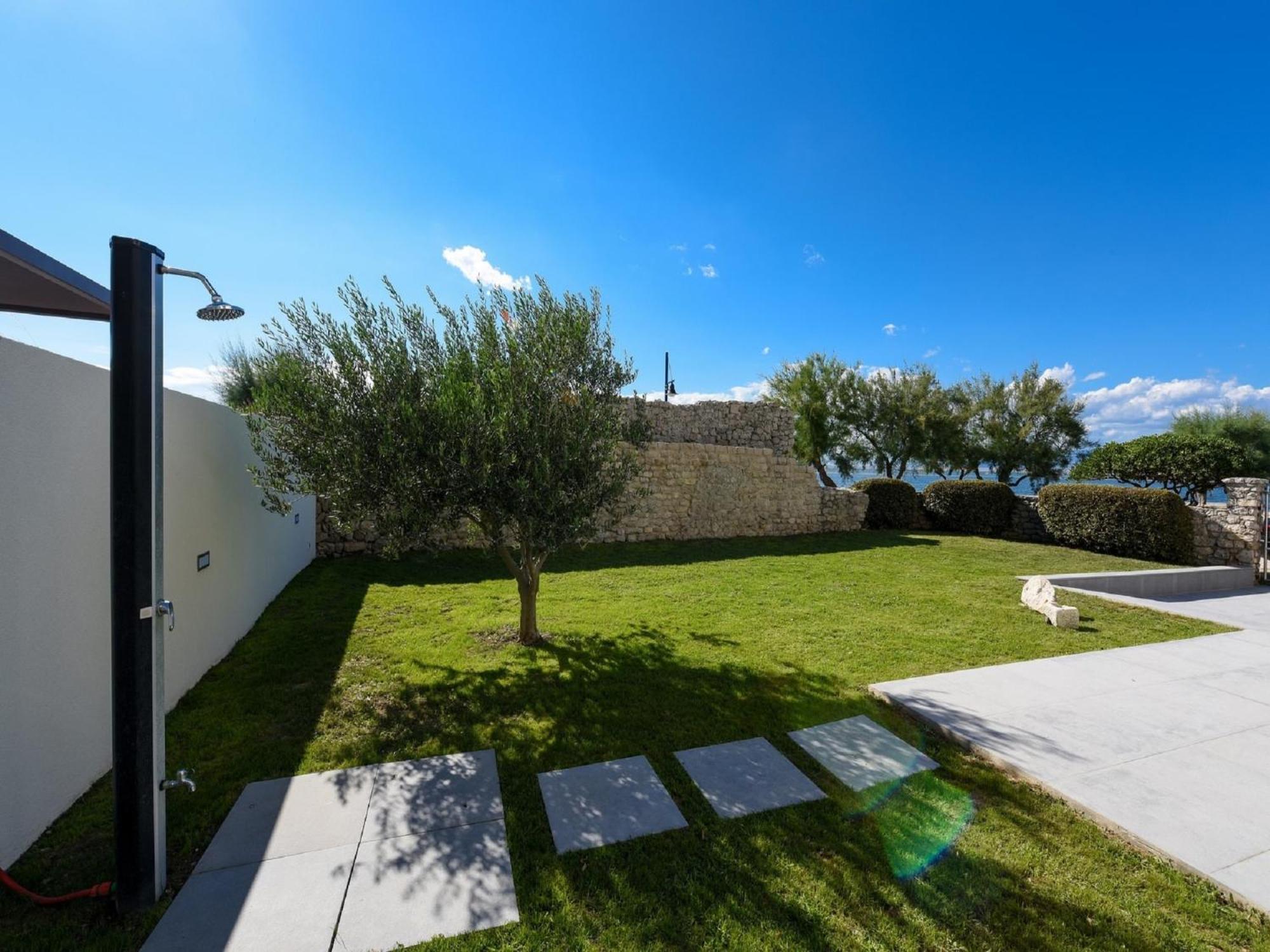 Modern Villa In Nin With Terrace Buitenkant foto